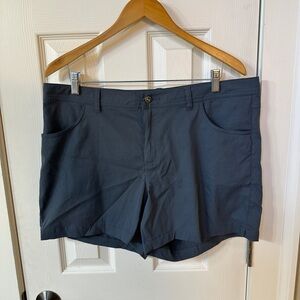 Prana Halle II Womens Shorts 5” inseam Gray Standard Fit Size 16 Mid Rise Pocket